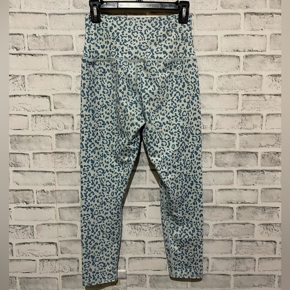 Women’s Evolution and Creation blue animal print high waist The Mia leggings Med - Picture 2 of 3